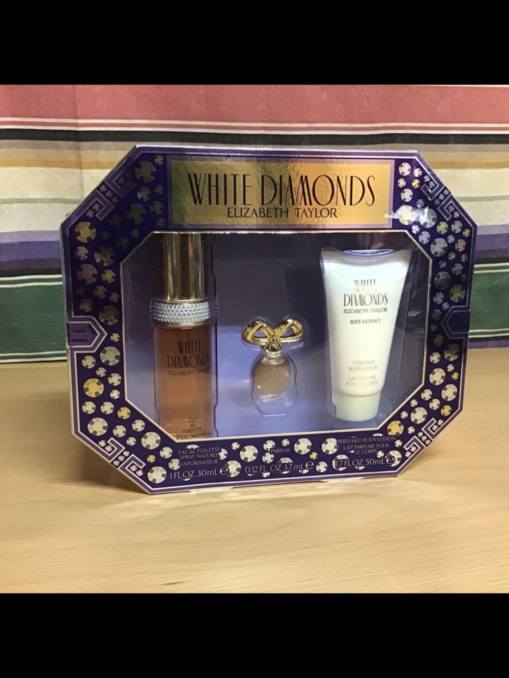 ELIZABETH TAYLOR White Diamonds 3 Piece Gift Set W/Eau Toilette, Parfum & Lotion